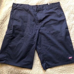 Men’s Black Dickie’s shorts (38)